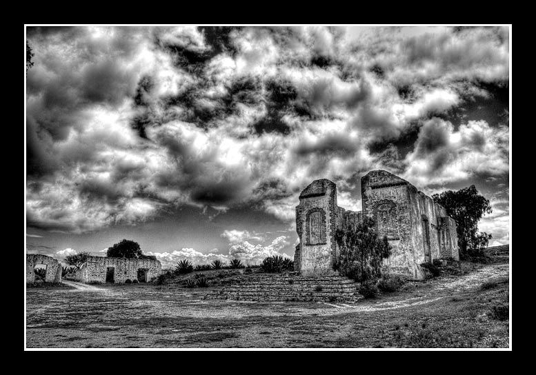 IMAGE: http://i112.photobucket.com/albums/n175/henry_b/pozos_1.jpg