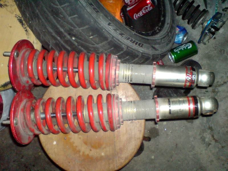 http://i112.photobucket.com/albums/n179/nicky_gan/r32apexirearadjustable_1.jpg