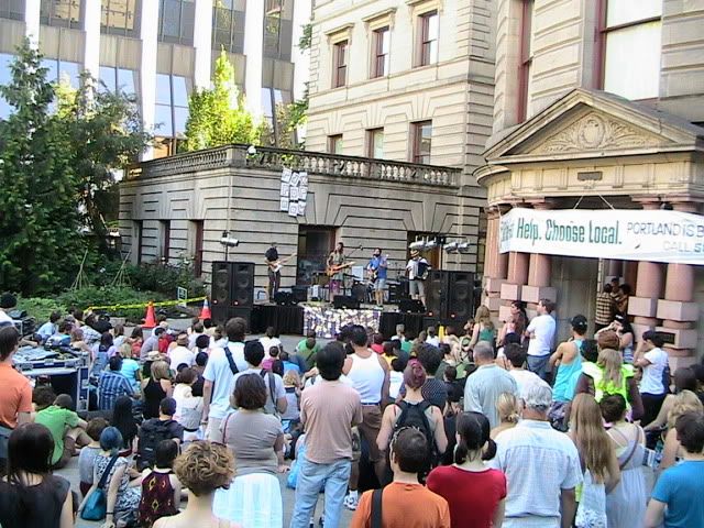 pdx pop city hall y la bamba