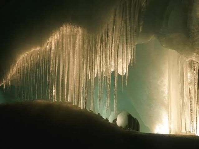 Eisriesenwelt-Ice-Caves-1.jpg