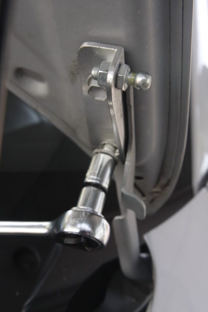 How to install midlyph's gas struts bracket tutorial MR2 SpyderChat