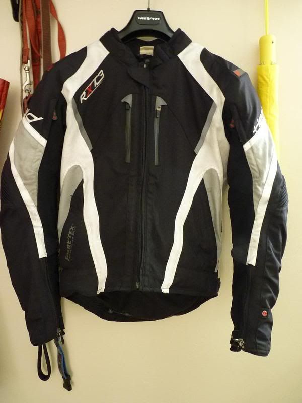 http://i112.photobucket.com/albums/n195/swimmer1971/heldjacket2.jpg