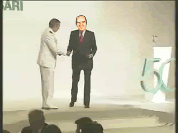Tropiezo_del_Rey_don_Juan_Carlos_I3.gif